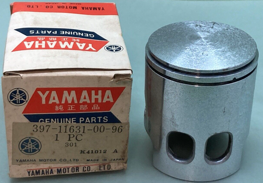 NEW GENUINE YAMAHA 397-11631-00-96 PISTON 0.96 STD