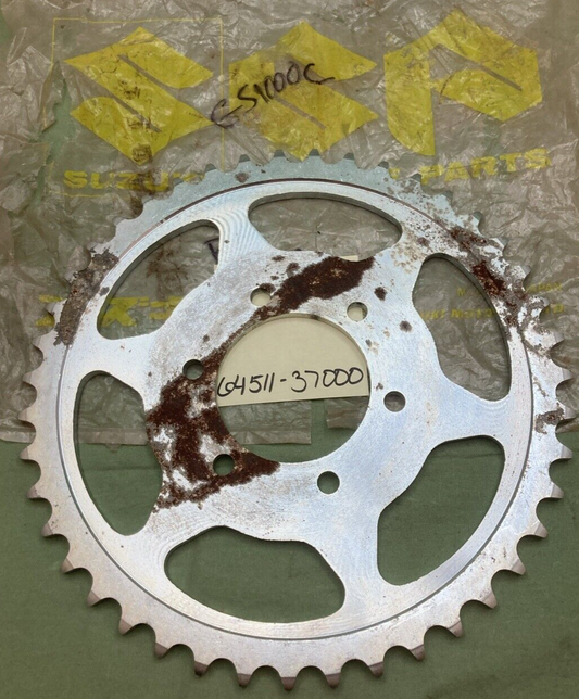 NEW GENUINE SUZUKI 64511-37000 SPROCKET  43T  REAR