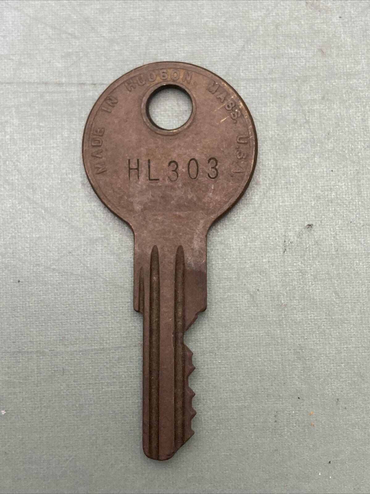 VINTAGE HUDSON HL303 KEY