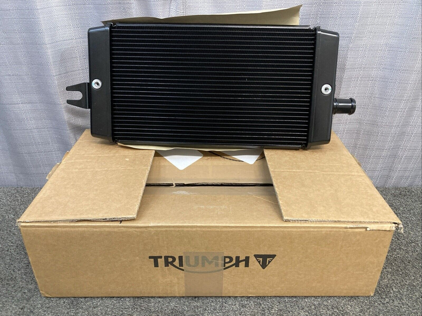 NEW GENUINE TRIUMPH T2101667 Fan, Radiator Bonneville Bobber, Bonneville