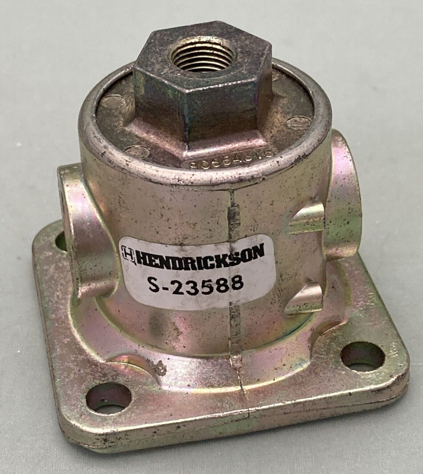 HENDRICKSON S-23588 Air Brake Line Three-Way Pilot Valve