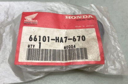 Qty 2 Honda 66101-HA7-670 Front Grommet New Genuine