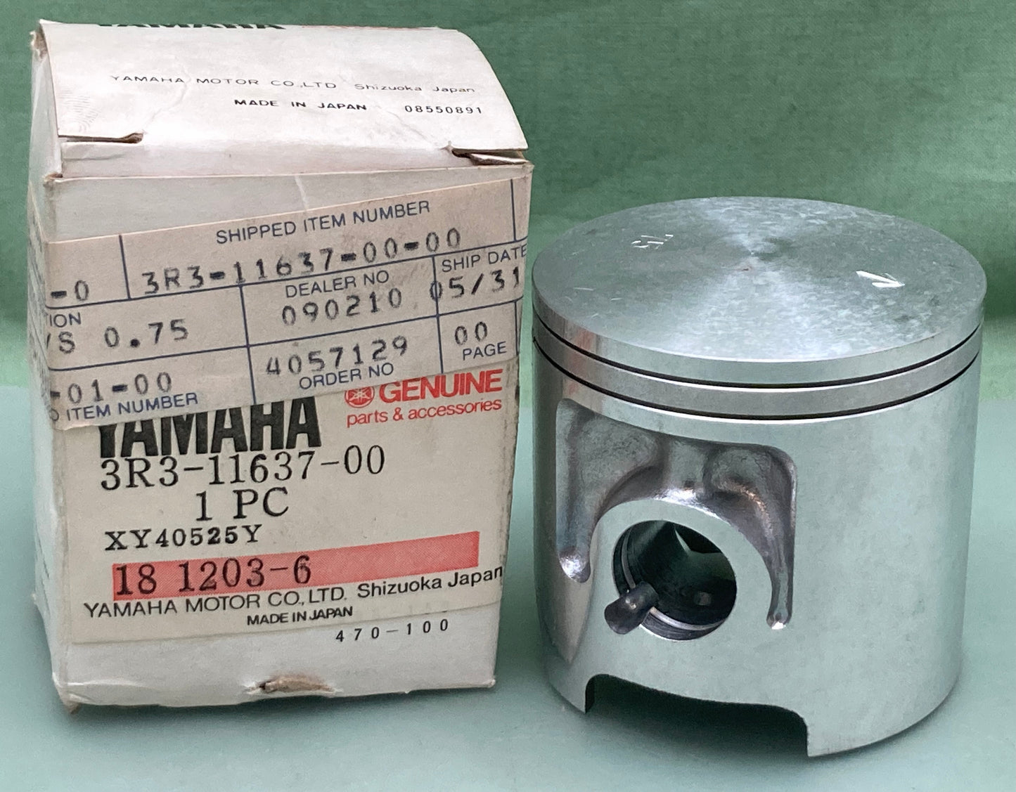 New Genuine Yamaha 3R3-11637-00 Piston 3 O/S 0.75