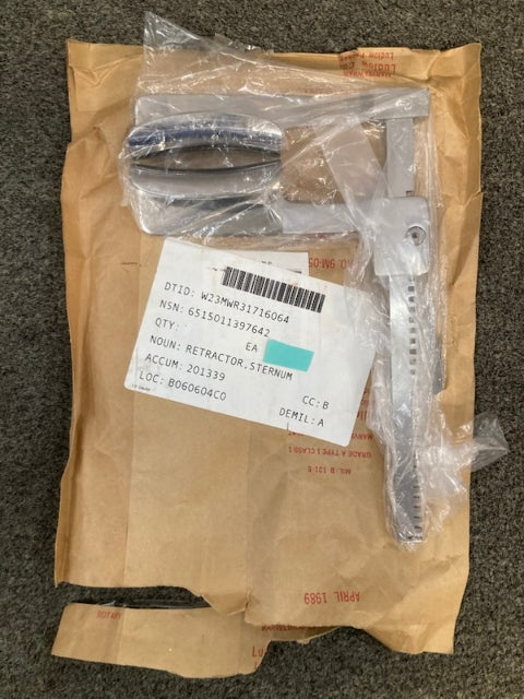 Pilling Surgical 6515-01-139-7642 Retractor, Sternum New Genuine