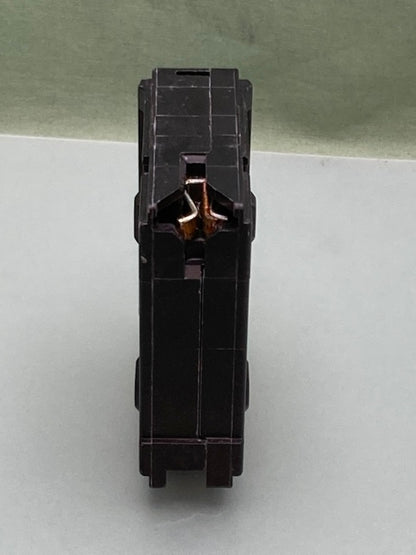 Schneider DP-4075 Single Pole Circuit Breaker 20 Amp HOM120 10 ka Genuine