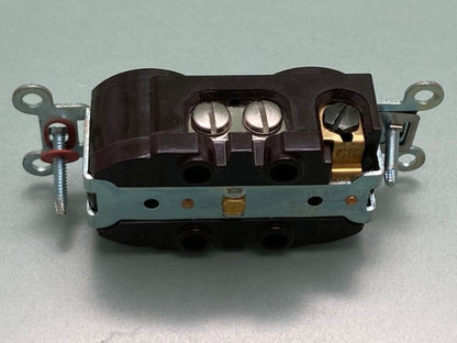 Hubbell P-2004 Duplex Receptable 15 AMP 277 VAC New Genuine