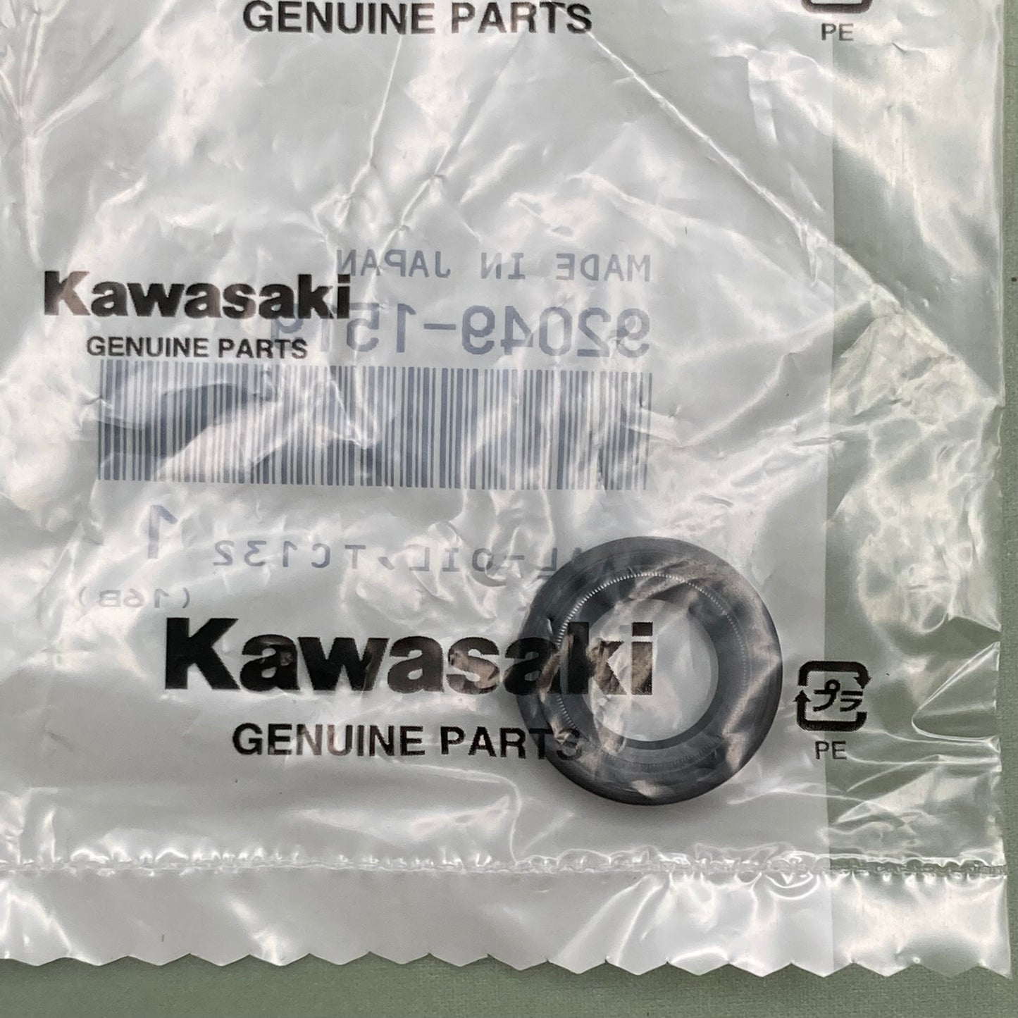 New Genuine Kawasaki 92049-1519 Oil Seal, TC13225.5