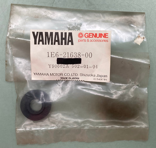 New Genuine Yamaha 1E6-21638-00 Damper, Fender