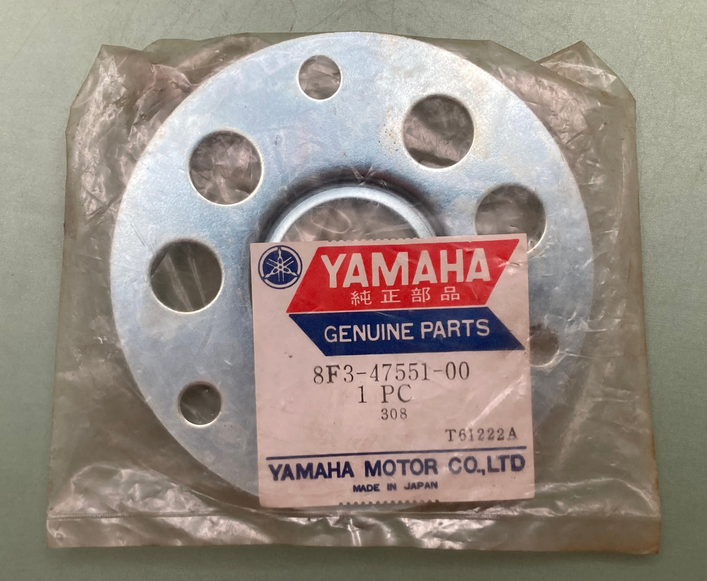 New Genuine Yamaha 8F3-47551-00 Housing, Front Axle