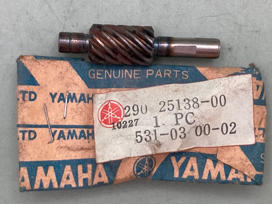 New Genuine Yamaha 290-25138-00 Speedometer Gear Drive