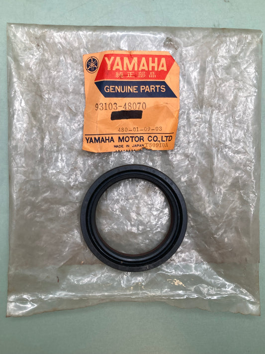 New Genuine Yamaha 93103-48070 Oil Seal, SW-Type