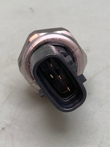 General Motors 98027456 Engine Oil Pressure Sensor New Genuine