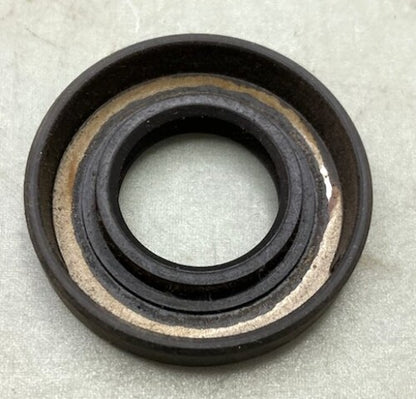 Yamaha 93102-20447-00 Oil Seal 93102-20010-00 New Replaces
