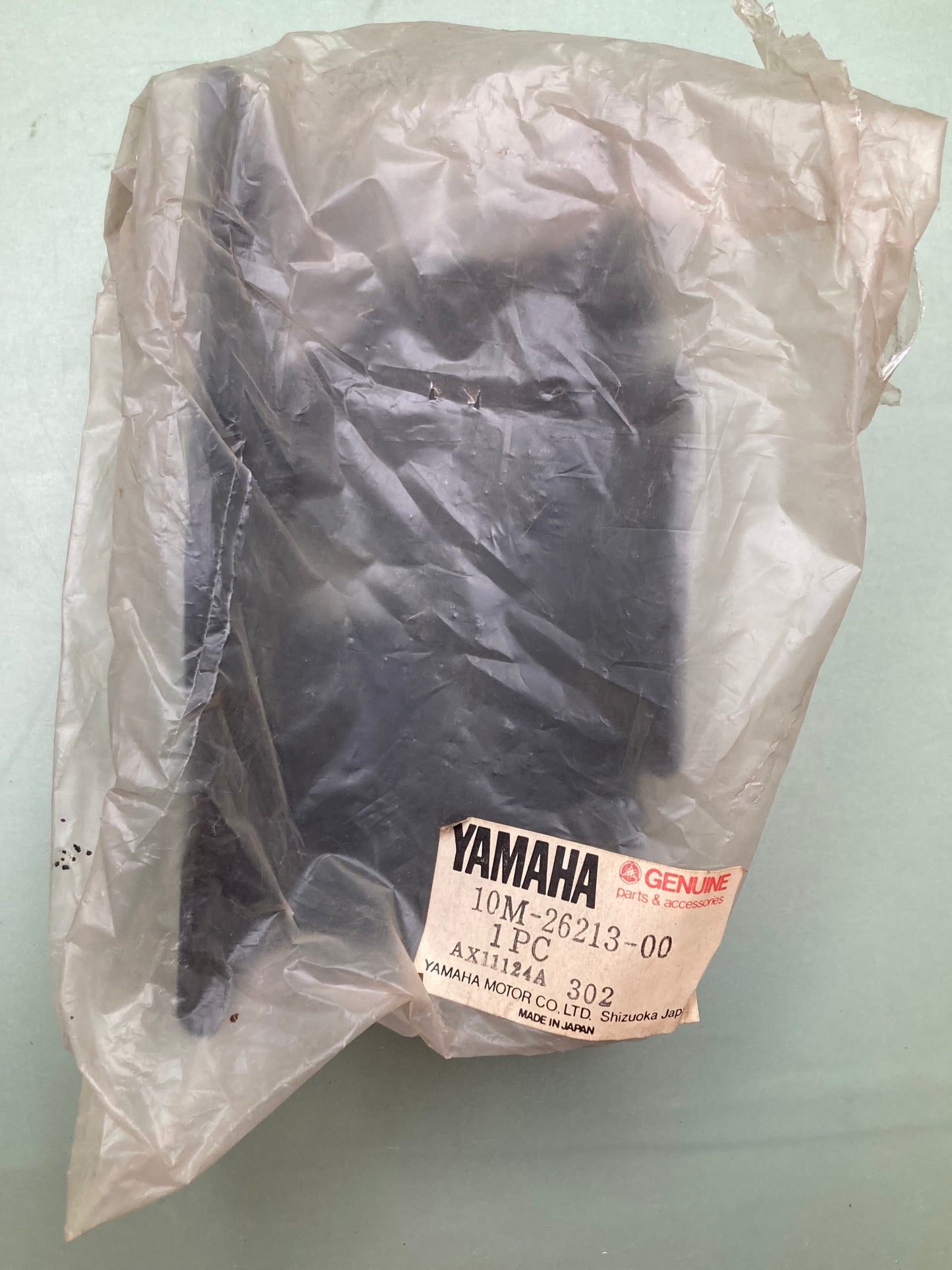 New Genuine Yamaha 10M-26213-00 Cover, Upper