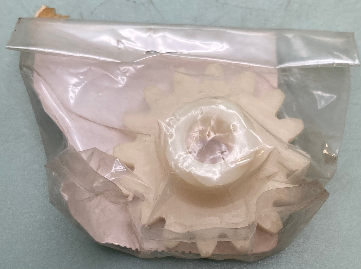 New Genuine Yamaha 214-17831-01 Gear, Drive