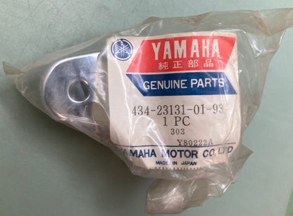 New Genuine Yamaha 434-23131-01-93 Cover, Upper, 2