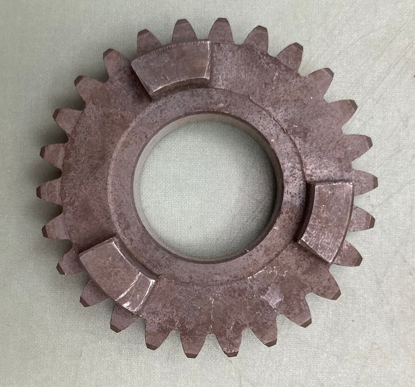 New Genuine Yamaha 214-17141-11 Gear, 4th, Pinion