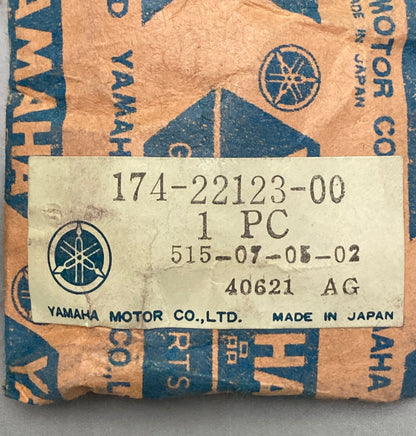 New Genuine Yamaha 174-22123-00 Bush 1 (174-22123-00-00)