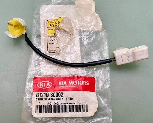 KIA Motors 81210 3C002 Striker & SW Assy New Genuine