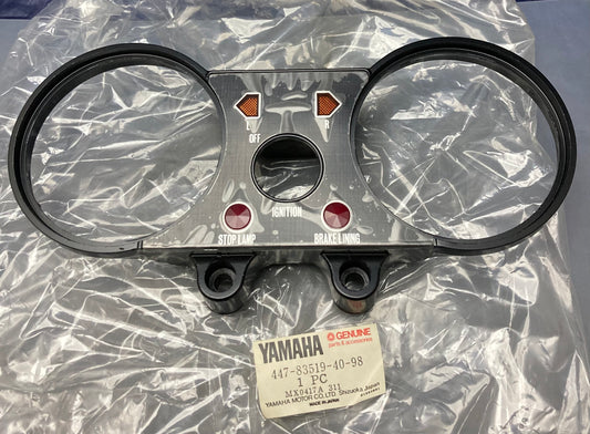 New Genuine Yamaha 447-83519-40-98 Bracket, Meter
