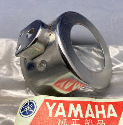 New Genuine Yamaha 261-23122-61 Outer Fork Reflector Holder