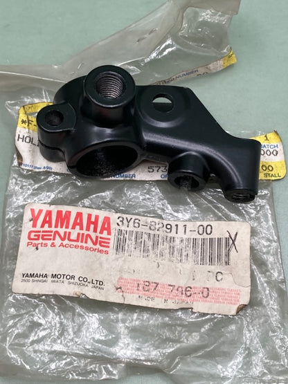 Yamaha 3Y6-82911-00 Holder, Lever, 1 New Genuine
