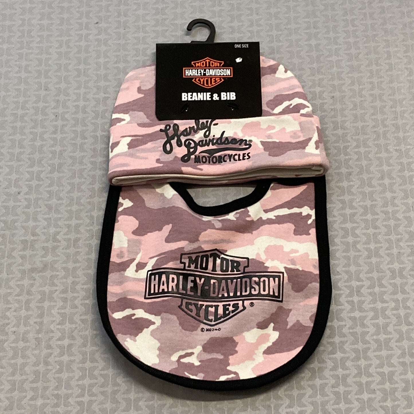 NEW GENUINE HARLEY DAVIDSON 7003240 NB GIRL PTD BIB & HAT PINK PRINT