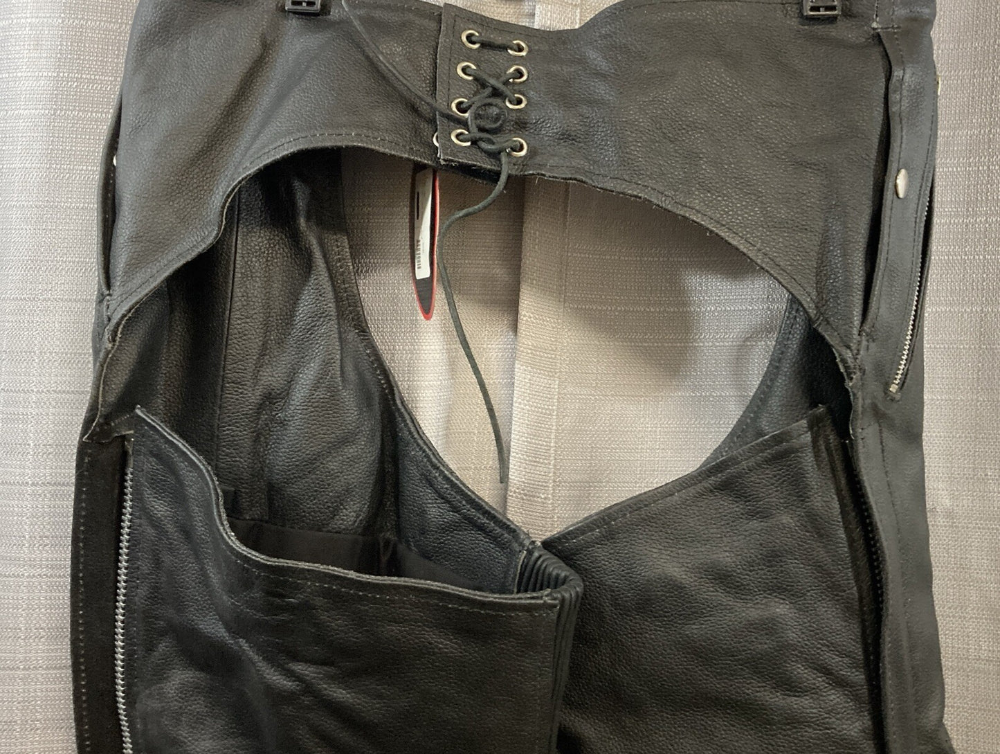 NEW GENUINE HOT LEATHERS CHM1006 4 POCKET CHAP W/ QUILT LINING SMALL