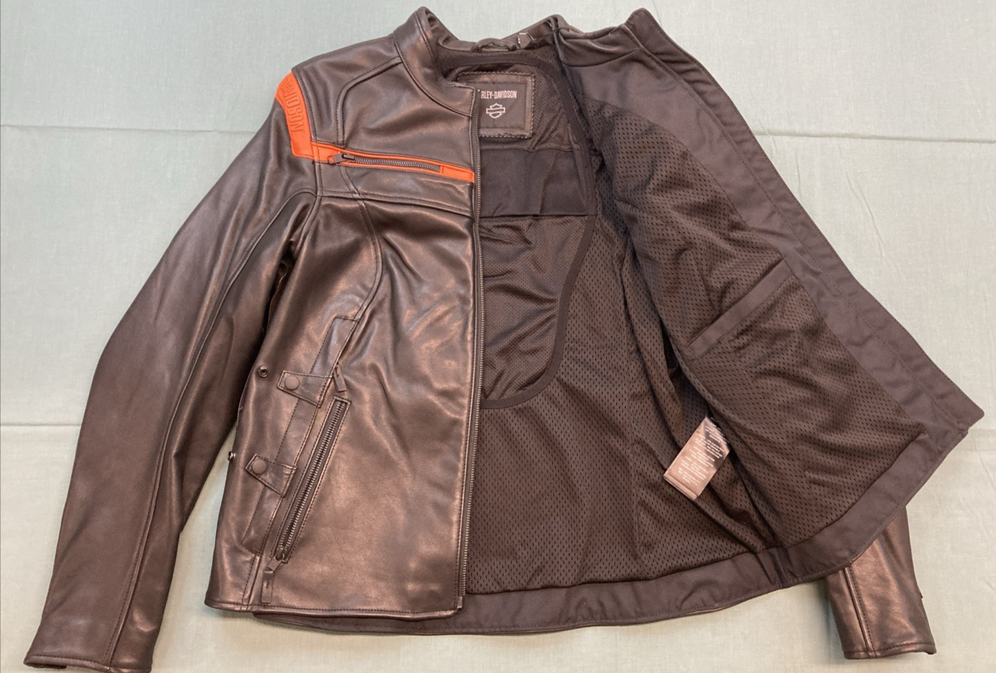 NEW GENUINE HARLEY DAVIDSON 98017-24VW/002S WOMAN'S XSM Triple Vent System 2.0 L