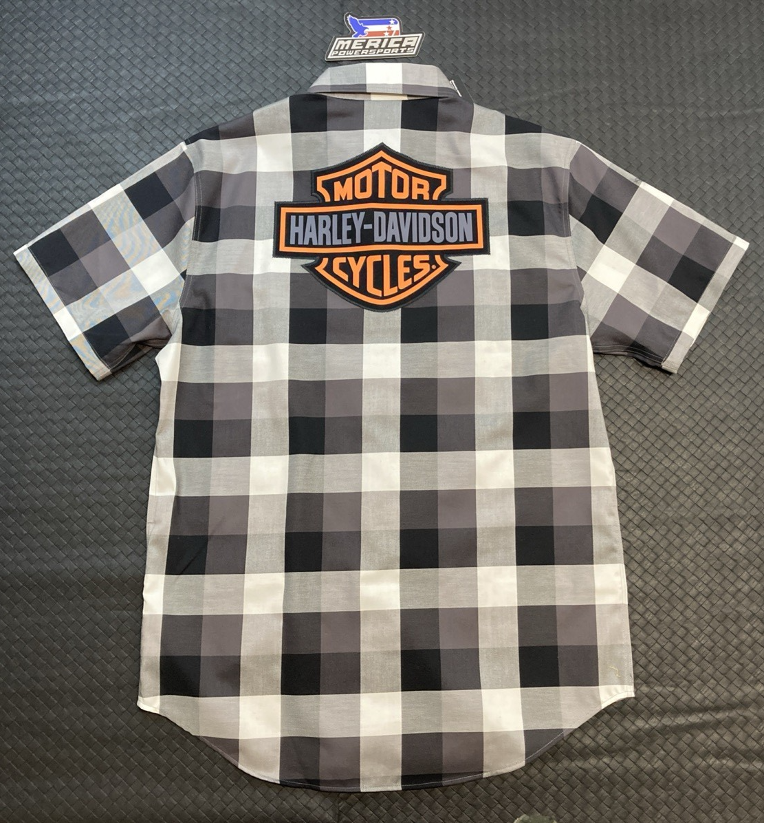 NEW GENUINE HARLEY DAVIDSON 96549-24VM MEN'S MD Bar & Shield Wrinkle Resistant