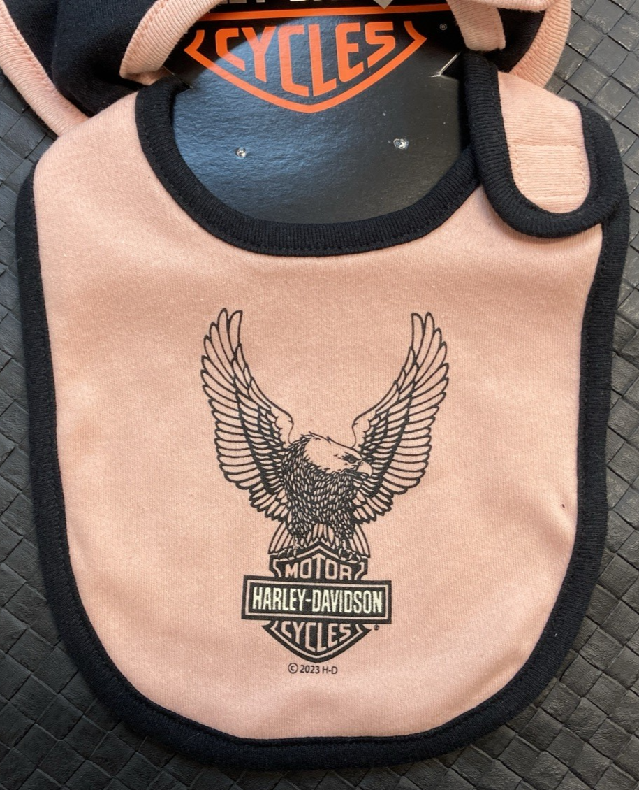 NEW GENUINE HARLEY-DAVIDSON 7009321 Baby Girls' 2 Pack Bar & Shield Knit Bibs