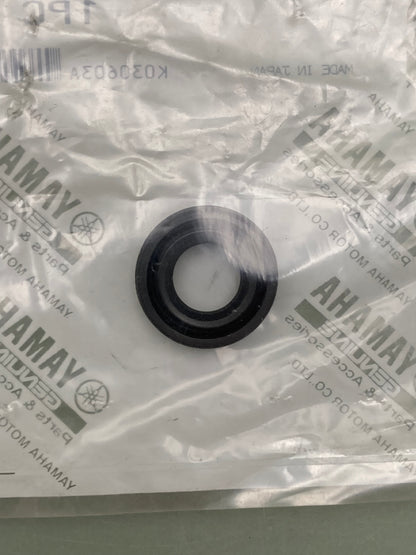 New Genuine Yamaha 93101-10142 Oil Seal (2Fj)
