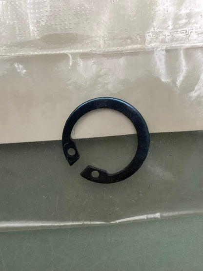 New Genuine Yamaha 93440-11024 Circlip, Outer