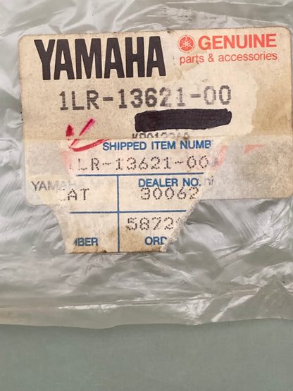 New Genuine Yamaha 1LR-13621-00 Gasket, Valve, Seat