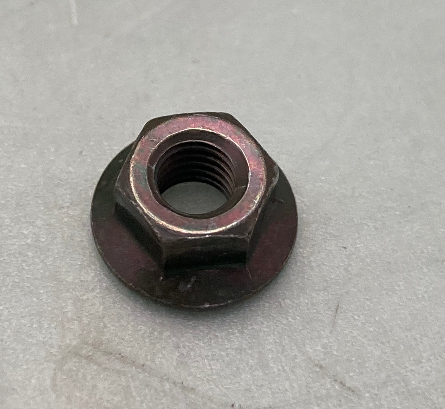 New Genuine Yamaha 95706-05500 Nut, Flange, 3Gm, (Black)