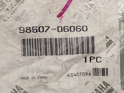 New Genuine Yamaha 98507-06060 Screw, Pan, Head