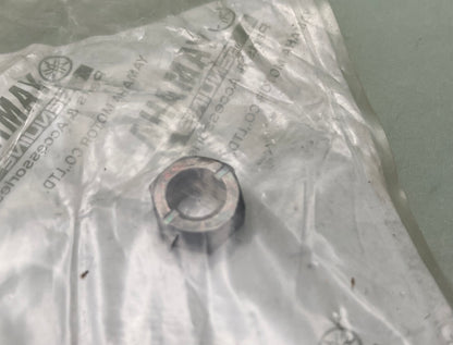 New Genuine Yamaha 95317-06600 Nut (6Ta)