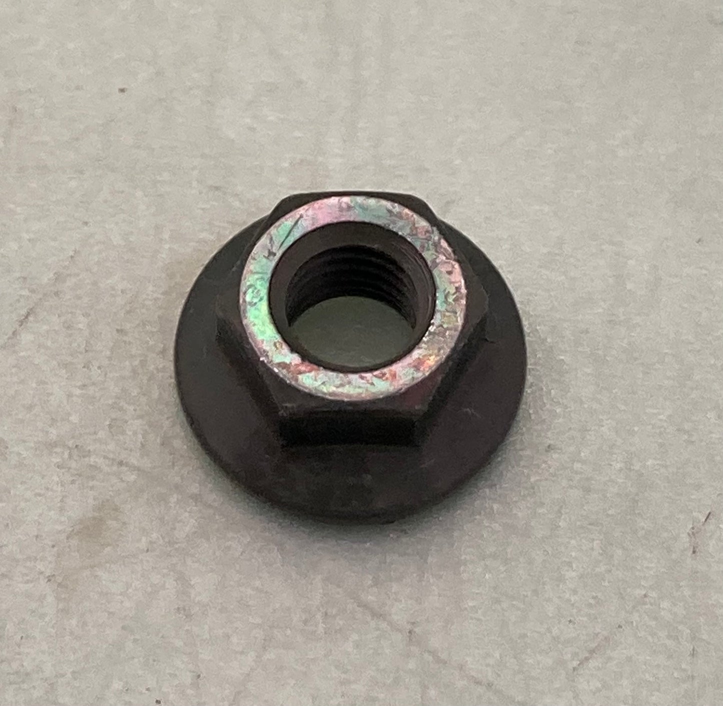New Genuine Yamaha 95707-05500 Nut, Flange, 3Gm, (Black) 95707-05500-00