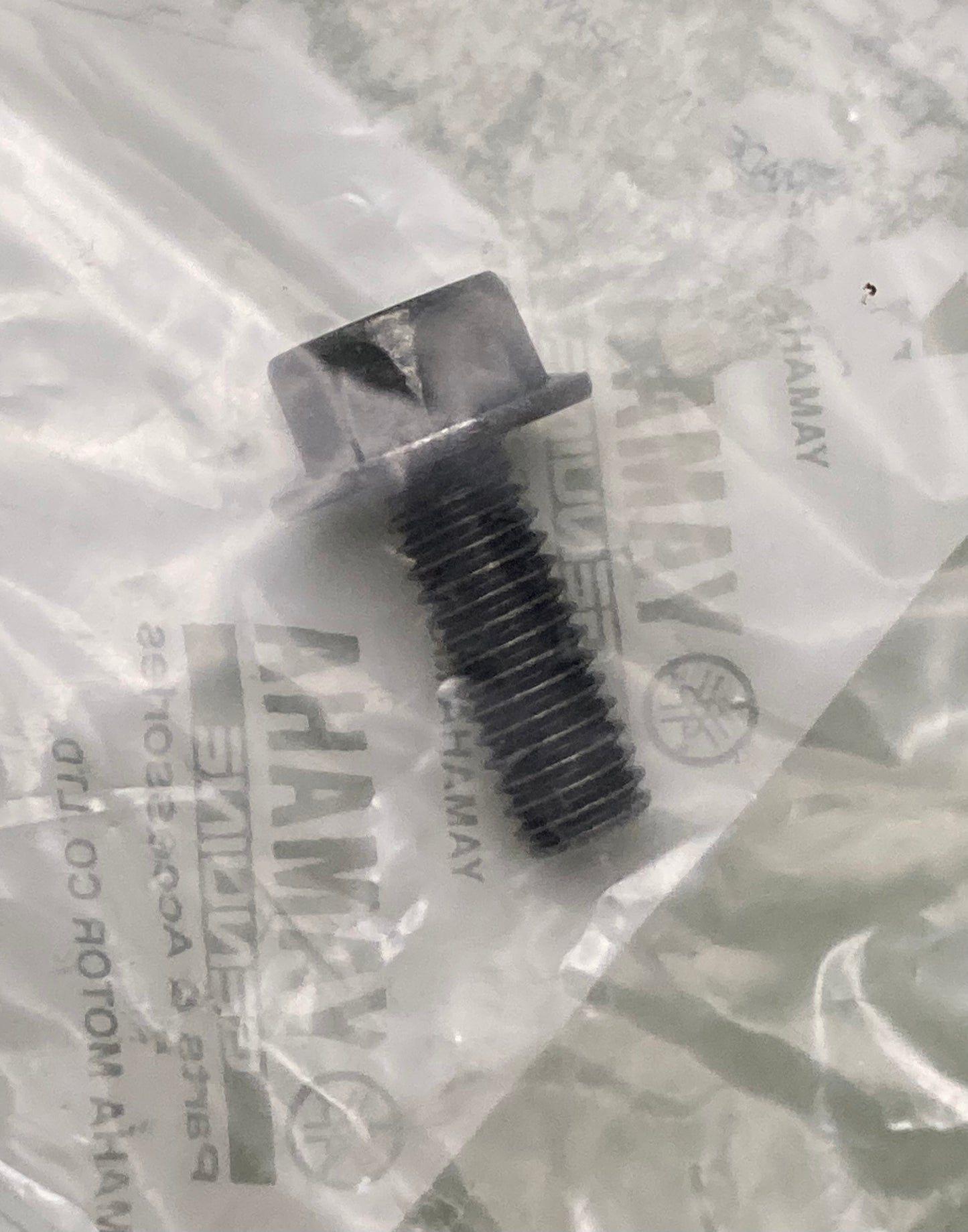 New Genuine Yamaha 95817-06016  Bolt, Flange; 95817-06016-00