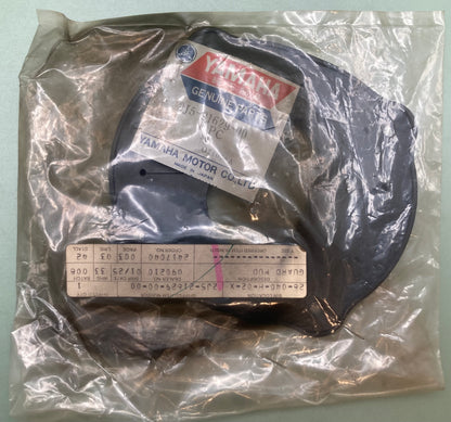 New Genuine Yamaha 2J5-21629-00 Guard, Mud