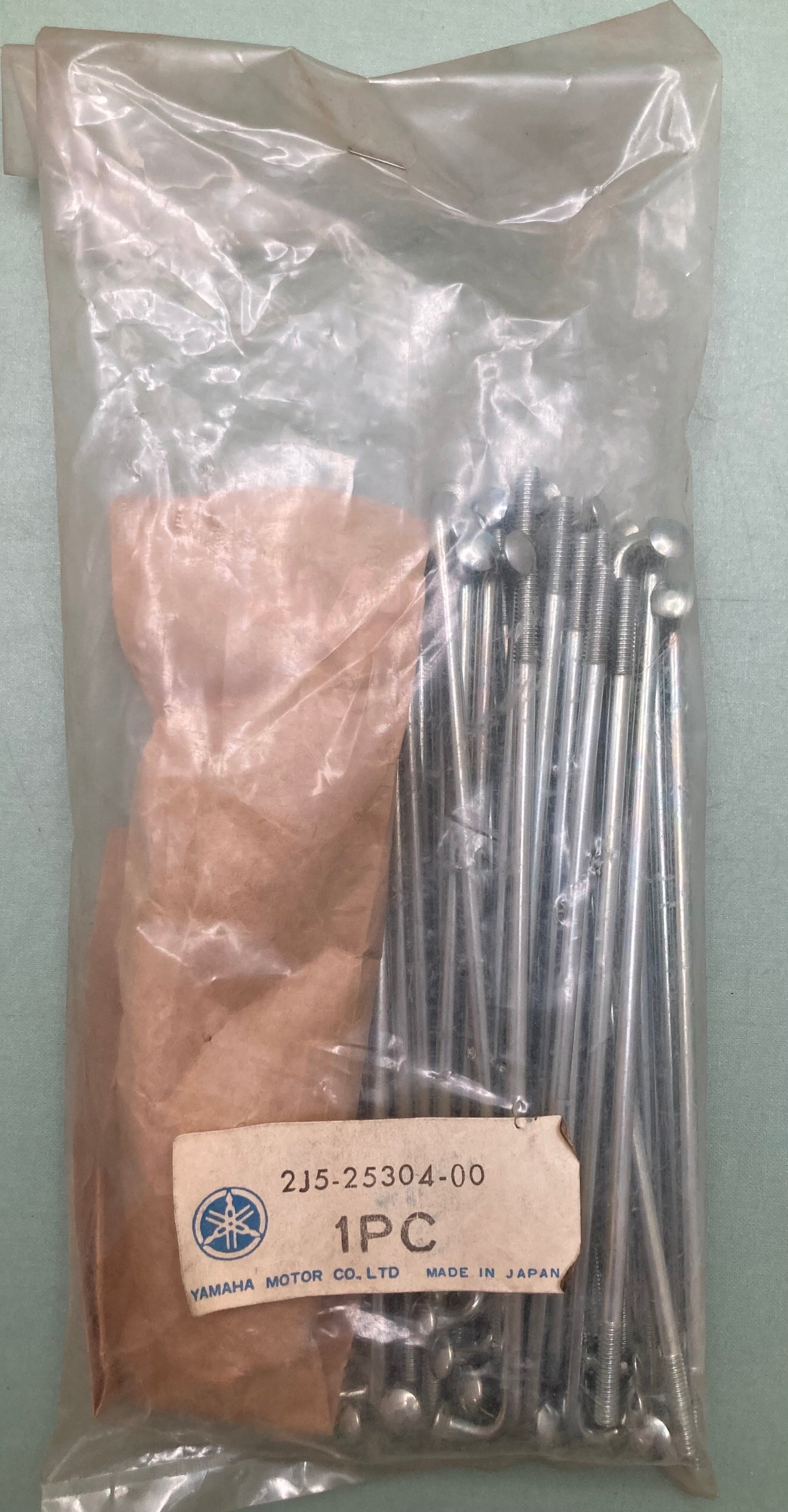 New Genuine Yamaha 2J5-25304-00 Rear Spoke Set, 36 Spokes 36 Nipples