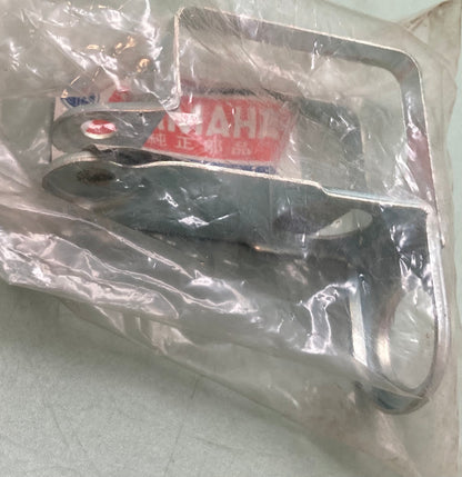 New Genuine Yamaha 537-85542-00 Bracket