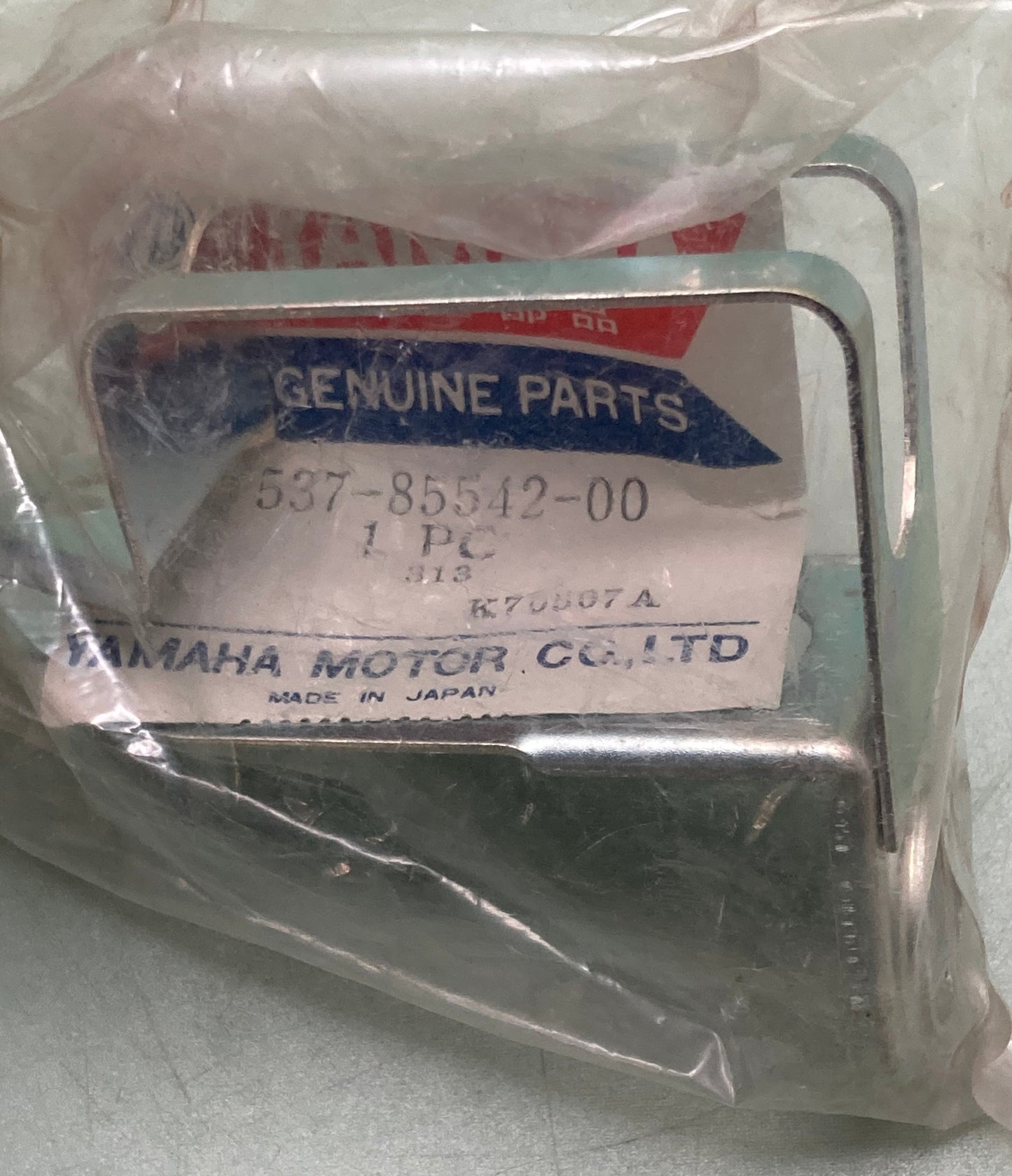 New Genuine Yamaha 537-85542-00 Bracket