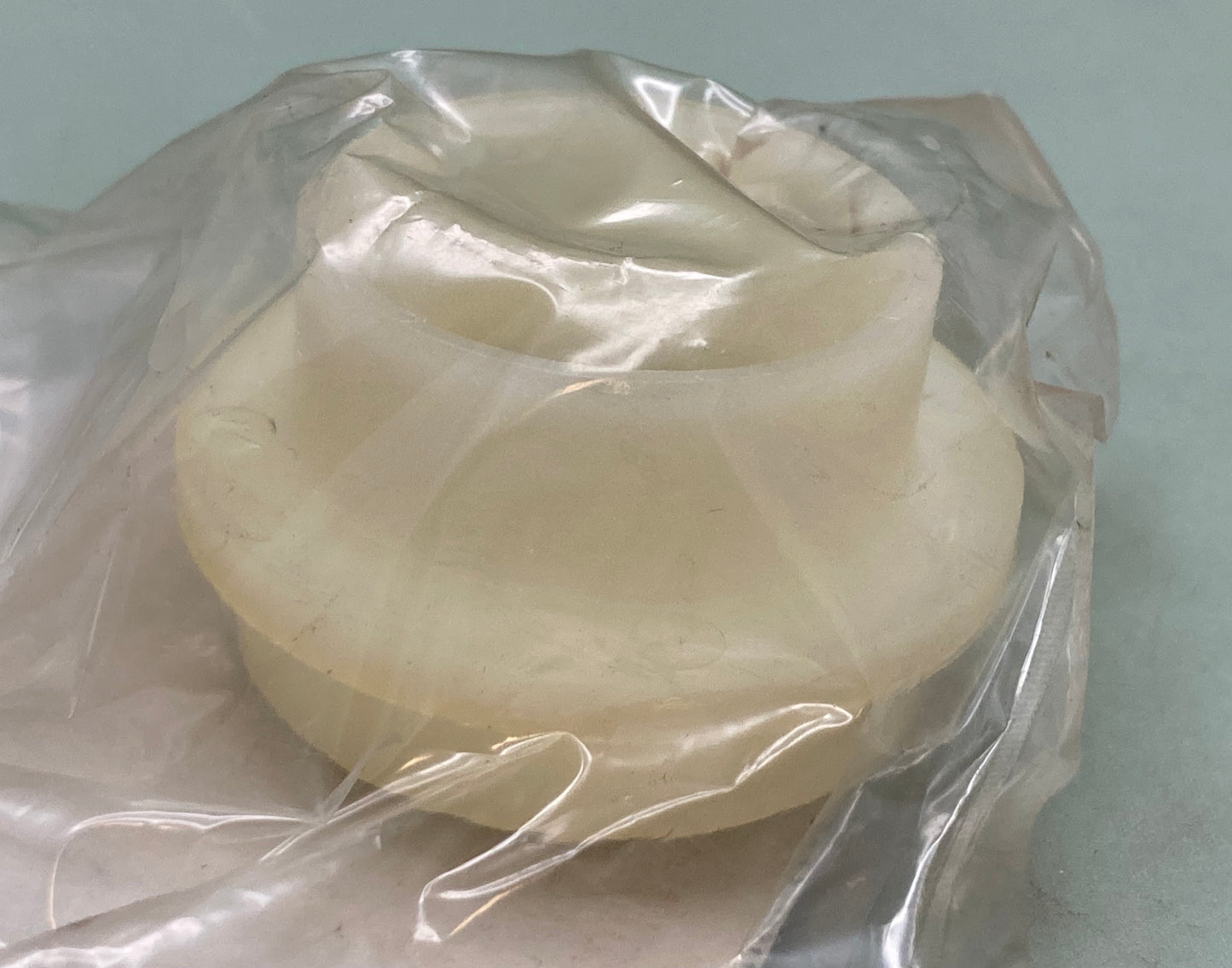New Genuine Yamaha 537-22151-00 Seal, Guard