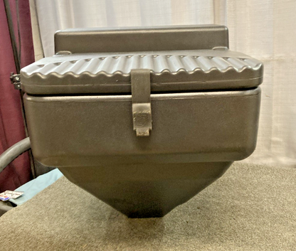 NEW GENUINE KOLPIN 50-1000 4 Season Seed Salt Complete Spreader System