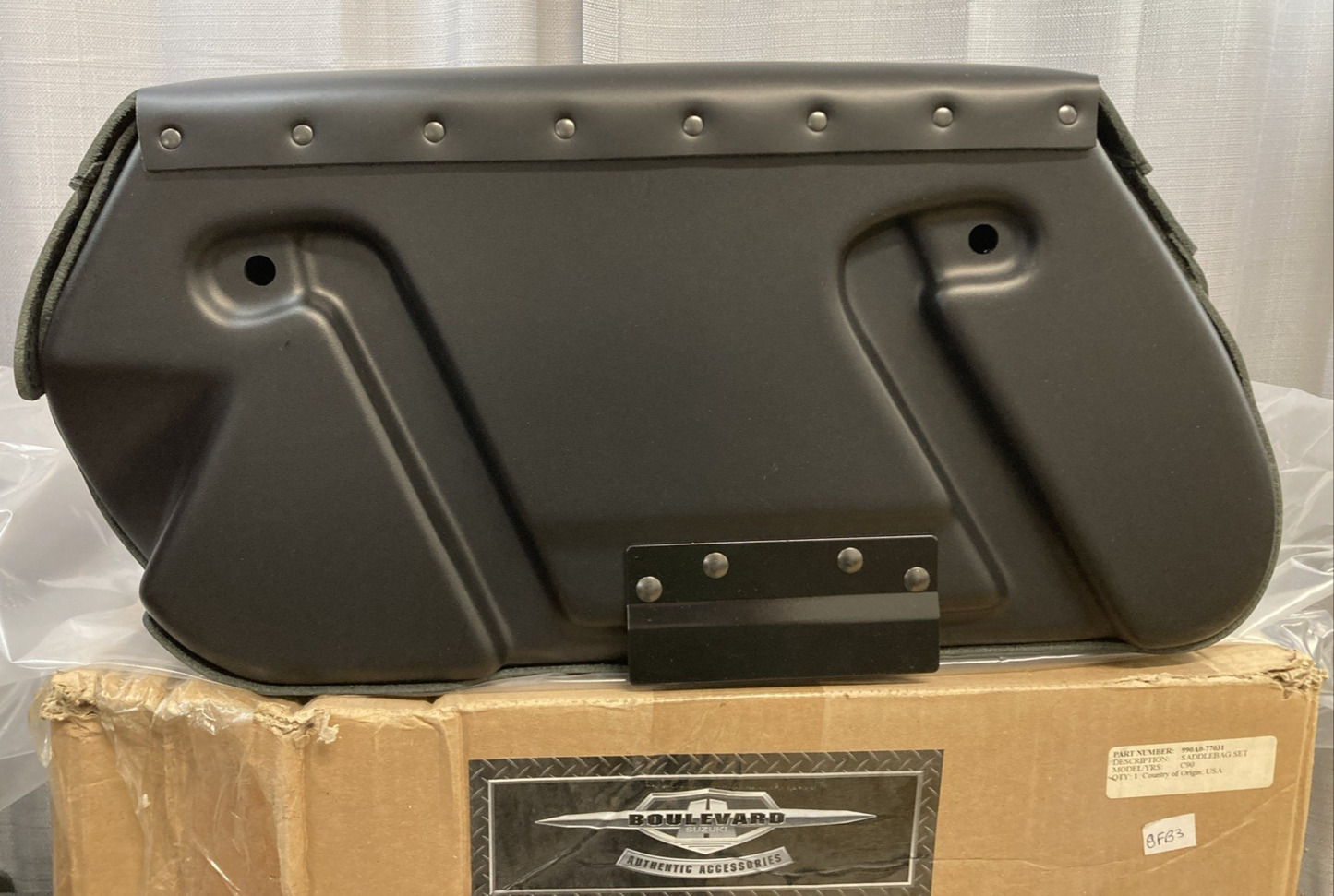 NEW GENUINE SUZUKI 990A0-77031 Boulevard RIGID MOUNT SADDLEBAGS