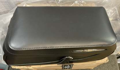 NEW GENUINE SUZUKI 990A0-77031 Boulevard RIGID MOUNT SADDLEBAGS SET