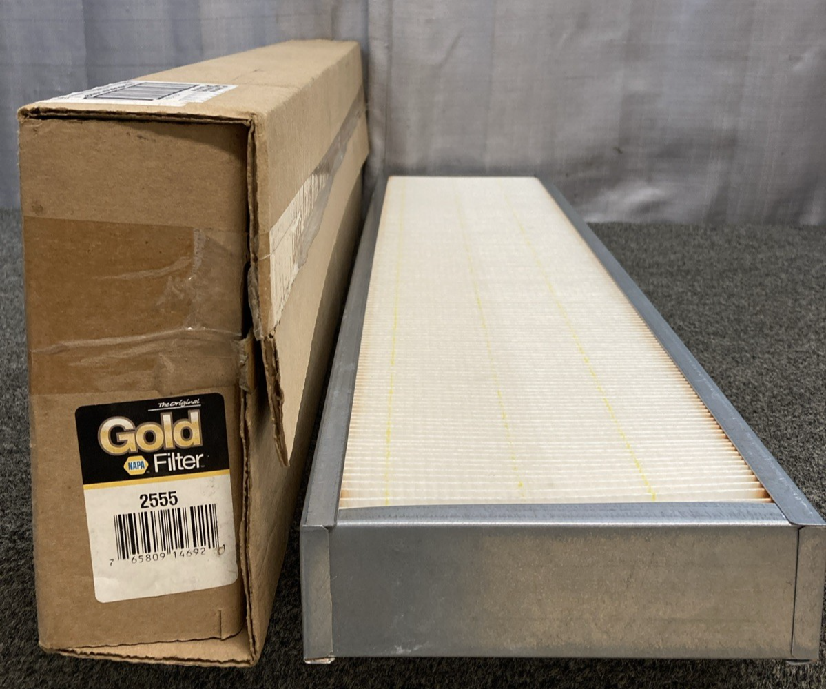 NEW GENUINE NAPA 2555 AIR FILTER, 542555