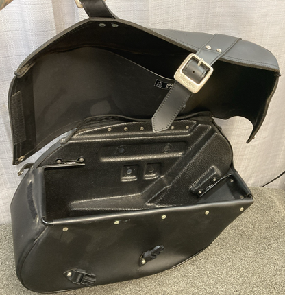 NEW GENUINE TRIUMPH A9528035 LEATHER PANNIER SET