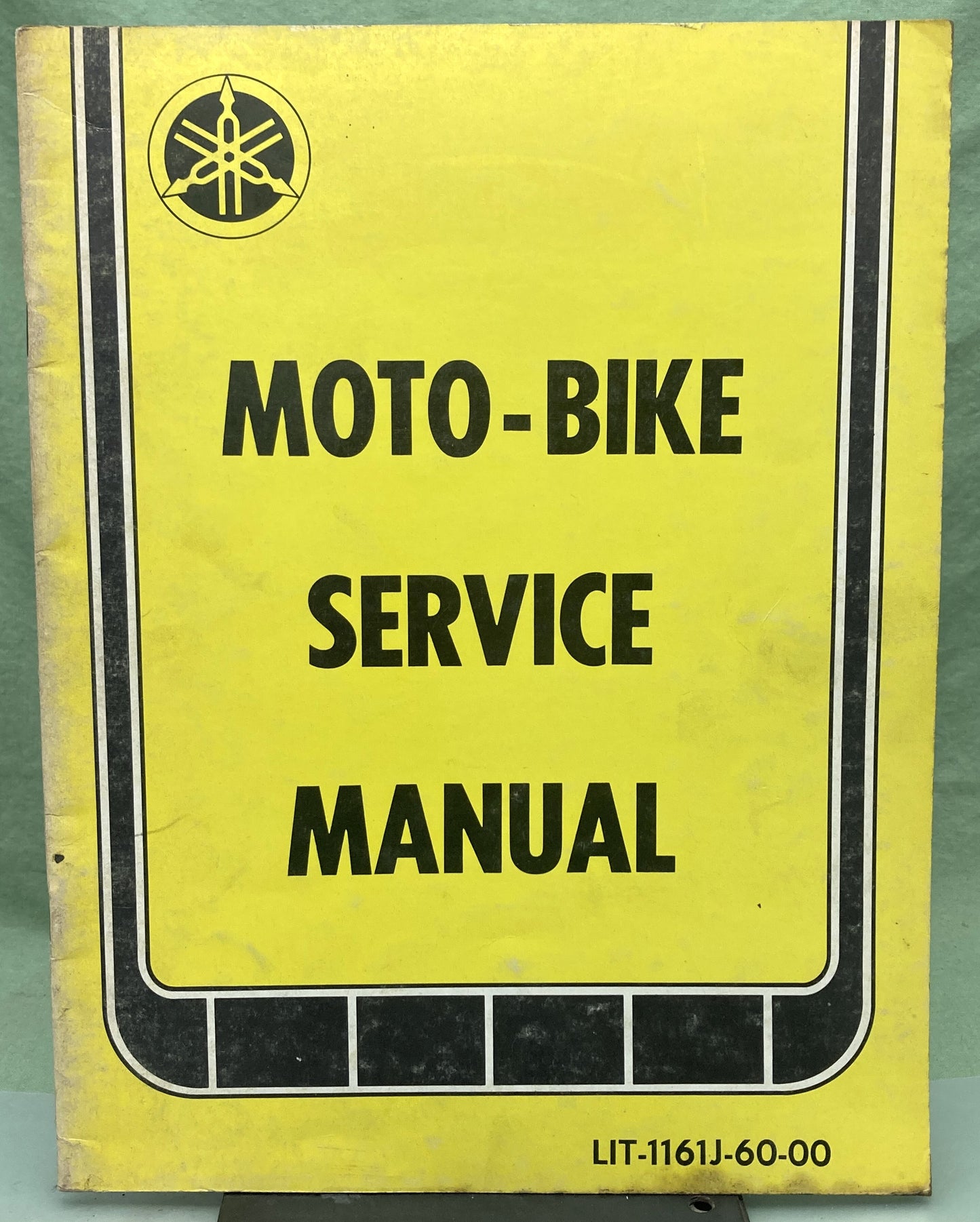Genuine Yamaha LIT-1161J-60-00 Moto-Bike Service Manual 1974